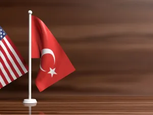 تركيا بحثت زيادة الصادرات التركية في قطاعات الطيران المدني والسيارات والمجوهرات والأثاث والمنسوجات والملابس