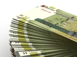 هبوط الريال الإيراني يرفع الأسعار والحكومة تهدد المضاربين