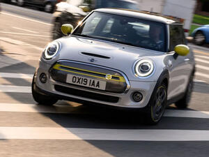 إنها سيارة صغيرة ذات سعة شحن محدودة، ولكن يتم وصفها بأنها سيارة حضرية.