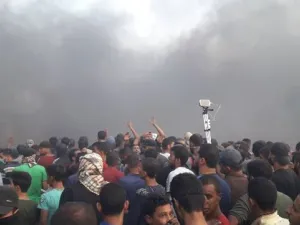 Palestinian protesters (Twitter)
