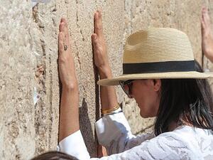 Nikki Haley prayed at the Western Wall in Jerusalem’s Old City (Twitter)