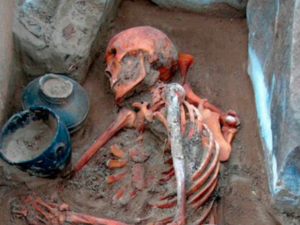 'Sleeping Beauty' mummy and riches unearthed as 'Russian Atlantis' found in lake (Twitter)