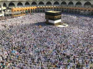 Kaaba in the Grand Mosque in Mecca (Twitter)