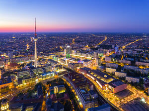 Berlin Skyline City Panorama (Shutterstock)	