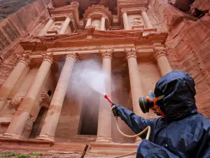 تعليق دوام المدارس في الاردن 