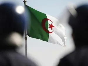 تدخلت وحدات الجيش الجزائري وقامت بمحاصرة المكان وإطلاق عملية مسح 