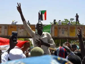 قال السيسي، "أقول للأشقاء في إثيوبيا، يجب ألا نصل إلى مرحلة المس بالأمن المائي لمصر