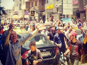 ويشهد الوضع الاقتصادي تدهورا بشكل كبير في سوريا