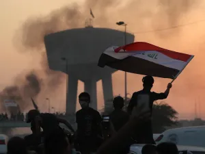 رغم التوتر السياسي، استقبل العراق أكثر من ثلاثة ملايين زائر أجنبي براً خلال الأيام الماضية