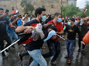 قُتل أكثر من 40 شخصا الجمعة في بغداد وجنوب العراق مع استئناف الحركة الاحتجاجية 