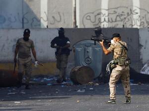  صعدت السلطات قمع المتظاهرين وفرضت في مطلع الأسبوع إجراءات مشددة في ظل انقطاع الإنترنت 