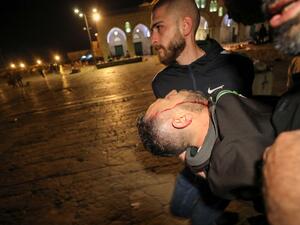 يحتج الفلسطينيون على قرارات إسرائيلية، بإخلاء عائلات فلسطينية من منازل شيدتها عام 1956