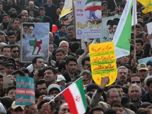 أكد روحاني أن طهران لن تستسلم أمام العقوبات الأمريكية، منوها بأن بلاده تمكنت خلال العام الماضي من التقليل من آثار هذه العقوبات