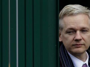 قال رئيس الإكوادور لينين مورينو، إنه يفضل لمؤسس موقع "ويكيليكس" أن يسلم نفسه للسلطات