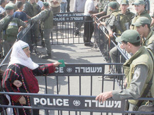 ساعات العمل ضائعة بسبب الحواجز