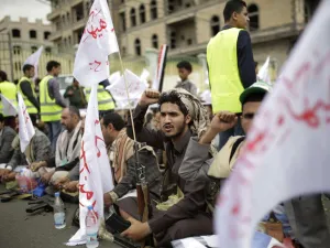 "زراعة الميليشيات للألغام البحرية، تهديد خطير للملاحة الدولية والتجارة العالمية"