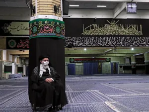 المرشد الإيراني حذر في نفس الوقت من "الوثوق بالعدو"