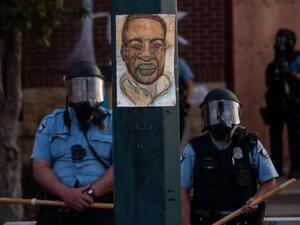 انتشر شريط الفيديو الذي يُظهر المشهد وقد التقطته شابة كانت في المكان،