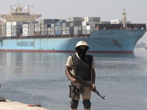  شركة (شوي كيسن) تلقت دعوى من قناة السويس تطالب بـ916 مليون دولار تعويضات".