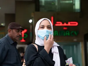 وتوقع الشخرة وصول اللقاح ضد كورونا إلى فلسطين خلال الأسابيع المقبلة بأعداد كبيرة.