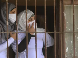 لا مانع من تطعيم أصحاب الأمراض المزمنة (الضغط والسكر والربو والحساسية)، باللقاح الصيني