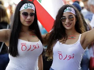 تعثر حتى الآن تشكيل حكومة جديدة يريدها الحريري من الاختصاصيين 
