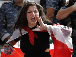  يعاني لبنان منذ نحو أسبوعين من “شلل سياسي”، رافقه مخاوف واسعة من “انهيار اقتصادي” 