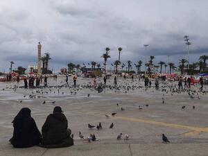 لهذه التجمعات أبعاد مخيفة في هذا الوقت خاصة أن فيروس كورونا سريع الانتشار