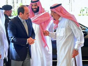 ومن المقرر أن تستضيف المملكة العربية السعودية القمة الخليجية الحادية والأربعين بتاريخ 5 يناير المقبل.