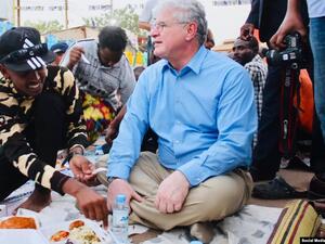 القائم بأعمال السفير الأميركي في السودان "ستيفن كوتيسيس"