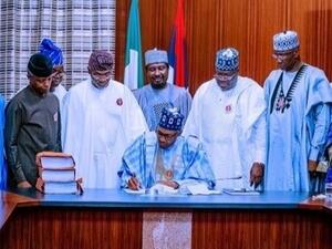 دول غرب إفريقيا تعتمد خطة عمل بمليار دولار لمكافحة الجهاديين