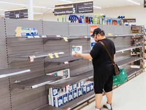 دفع التزاحم على سلع معينة متاجر التجزئة الكبرى إلى فرض حدود على حجم المشتريات