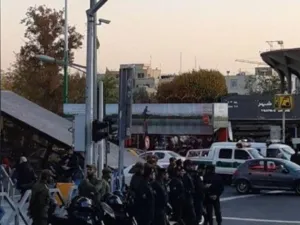 احتجاجات منددة برفع أسعار الوقود في إيران