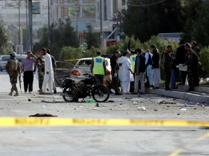 34 قتيلا في تفجير حافلة تقل مسافرين غرب أفغانستان