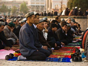 فرنسا تدعو الصين لوقف "عمليات الاعتقال الجماعي" بحق الإيغور