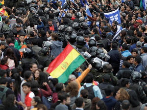 وحدات من الشرطة تتمرد على الرئيس موراليس في 3 مدن بوليفية