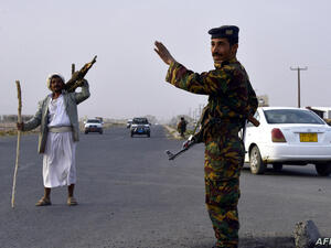 مسؤول يمني يتهم قائد عسكري بــ"الخيانة"