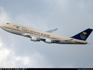 الخطوط السعودية تغير مسار رحلاتها بعيدا عن مضيق هرمز