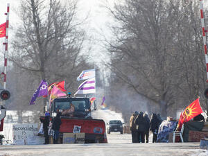 ترودو يقول إن على السكان الأصليين إنهاء إغلاقهم لخطوط السكك الحديدية الكندية