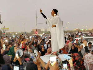 الثورات تتعثَّر وتتعسَّر.. السودان نموذجا