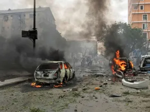 قتلى وجرحى في تفجير استهدف مركزا حكوميا بالصومال
