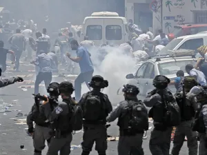 6 اصابات بمواجهات مع الاحتلال الصهيوني في القدس المحتلة