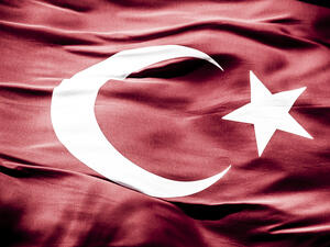 مهاجمون يشعلون النار في سيارة موظف بقنصلية تركية في اليونان