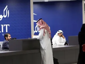 رجل أعمال إسرائيلي يقاضي شركة الطيران الكويتية