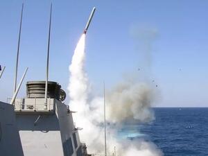 المدمرة الاميركية بورتر تطلق صاروخ توماهوك باتجاه العراق خلال المراحل الاولى من الغزو الاميركية