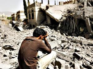 هادي يوجه بتعزيز اليقظة بحضر موت لمواجهة أعمال خارجة عن الدولة