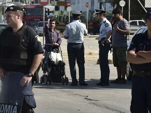 مصرع 6 مهاجرين بحادث مع محاولة مهربين الهرب من الشرطة اليونانية