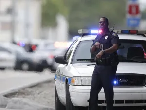 قتيل وثلاثة جرحى بإطلاق نار في كنيس بكاليفورنيا