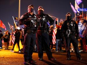 تصاعد التوتر بين أنصار ترامب وبايدن مع استمرار فرز الأصوات الانتخابية 