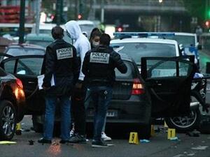 سائق سيارة يدهس شرطيَّين في باريس انتقاماً للفلسطينيين